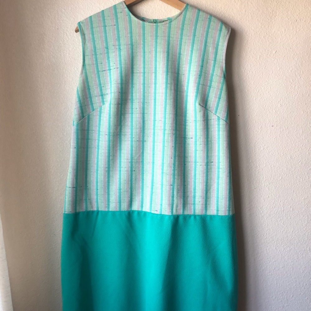 Vintage 60’s Women’s Striped and Color Blocked Shift Dress